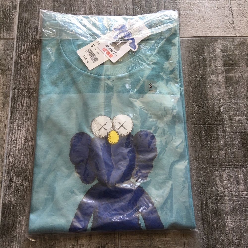 Kaws x Uniqlo 2019 Summer UT - Picture 2 of 3